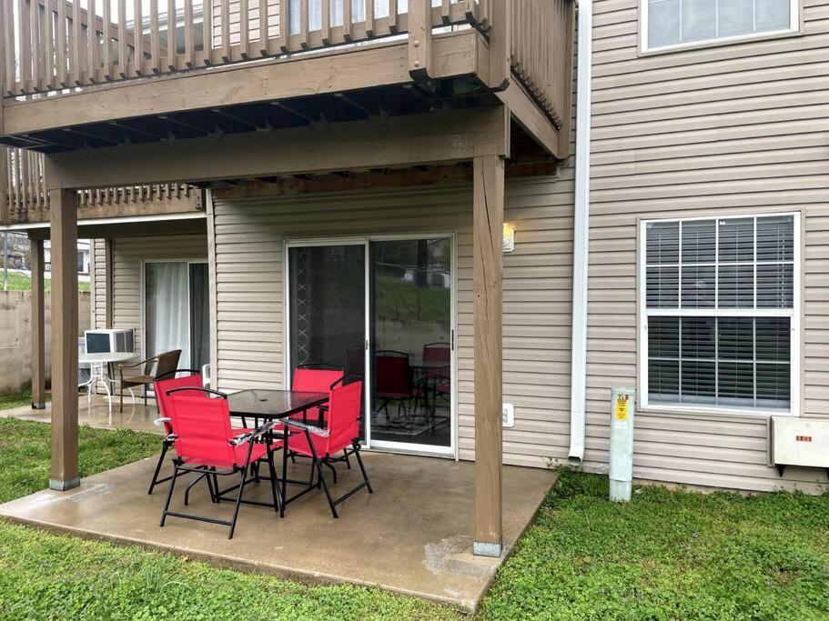 New Remodeled Luxury Condo By The Lake, No Stairs! Branson Luaran gambar