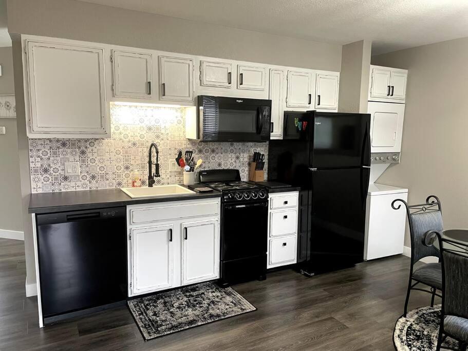New Remodeled Luxury Condo By The Lake, No Stairs! Branson Luaran gambar