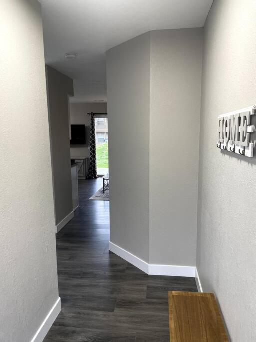 New Remodeled Luxury Condo By The Lake, No Stairs! Branson Luaran gambar